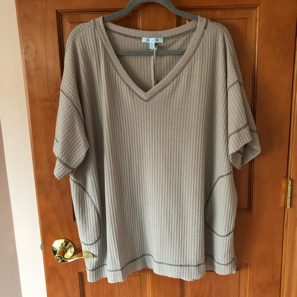 She & Sky Top NWT